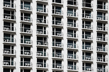 Israel, Tel Aviv, Hotel appartments with chairs in balconies - TLF000595