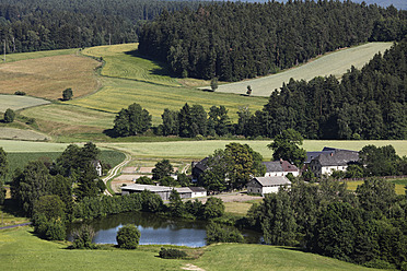 Deutschland, Bayern, Franken, Oberfranken, Blick auf die Landschaft bei Thierstein - SIEF001949