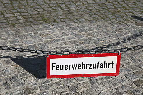 Germany, Berlin, Fire warning sign, close up - JMF000050
