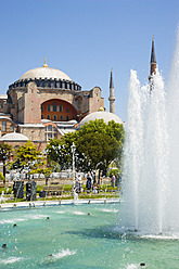 Türkei, Istanbul, Sultanahmet, Blick auf das Haghia Sophia Museum - PSF000617