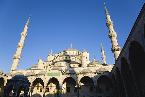 Türkei, Istanbul, Blick auf die Blaue Moschee - PSF000622