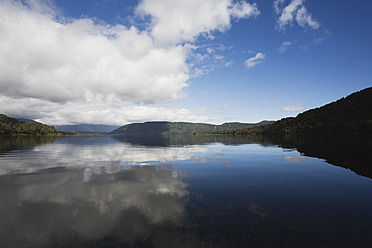 Scenic view of Lake Mapourika, located on New Zealand's West Coast in the South Island - GWF001614