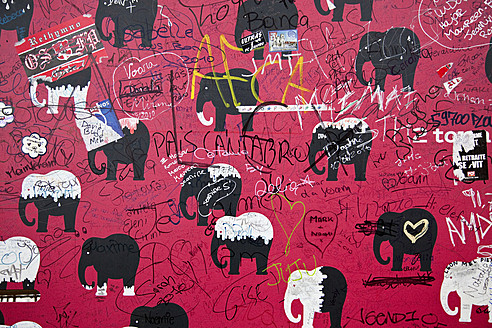 Frankreich, Paris, Graffiti an der Wand - NDF000180