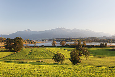 Germany, Bavaria, Upper Bavaria, Chiemgau, View of landscape and mountains with Lake Chiemsee - SIEF002039