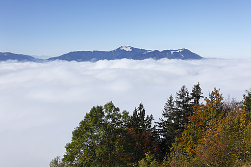 Deutschland, Bayern, Oberbayern, Blick auf den Berg - SIEF002057