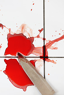 Blood and knife on tiled floor - HSTF000015