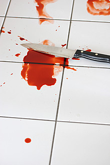 Blood and knife on tiled floor - HSTF000016