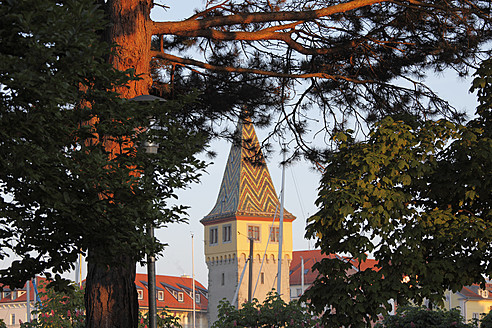 Deutschland, Bayern, Schwaben, Lindau, Blick auf den Mangturm - SIEF002071