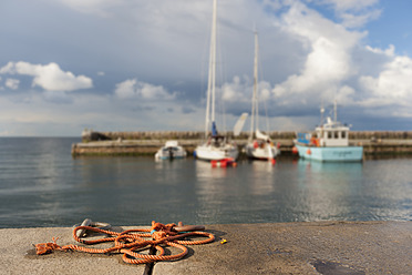 Sweden, Baskemolla, View of boat at in harbour - SHF000559