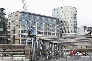 Deutschland, Hamburg, Blick auf den Steg in der Hafencity - MS002520