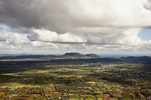 Mallorca, Balearische Inseln, Blick auf Felder Landschaft - MSF002579