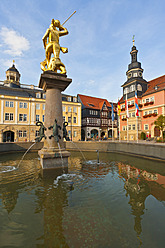Deutschland, Thüringen, Eisenach, Ansicht des Schlosses am Marktplatz - WDF001182