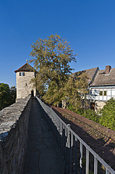 Deutschland, Thüringen, Mühlhausen, Blick auf die Stadtmauer - WDF001172