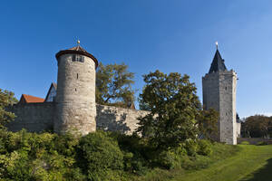 Deutschland, Thüringen, Mühlhausen, Blick auf die Stadtmauer - WDF001168