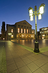 Germany, Thuringia, Weimar, View of German National Theatre at night - WDF001151