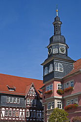 Deutschland, Thüringen, Eisenach, Ansicht des Rathauses am Marktplatz - WDF001135