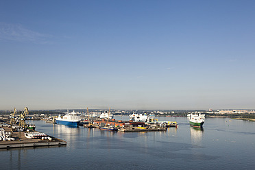 Germany, Rostock, View of harbour - MSF002600