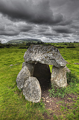 Irland, Connacht, Grafschaft Sligo, Ansicht des megalithischen Friedhofs von Carrowmore - SIEF002181