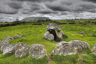 Irland, Connacht, Grafschaft Sligo, Ansicht des megalithischen Friedhofs von Carrowmore - SIEF002182