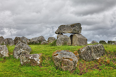 Irland, Connacht, Grafschaft Sligo, Ansicht des megalithischen Friedhofs von Carrowmore - SIEF002183