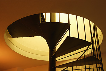 Germany, Ebenhausen, Spiral staircase - TCF002176