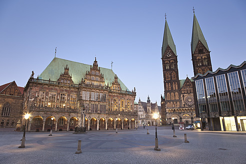 Germany, Bremen, View of town hall at market square - MSF002614