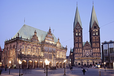 Germany, Bremen, View of town hall at market square - MSF002611