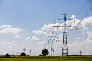 Germany, Bavaria, View of electricity pylon - FOF003865