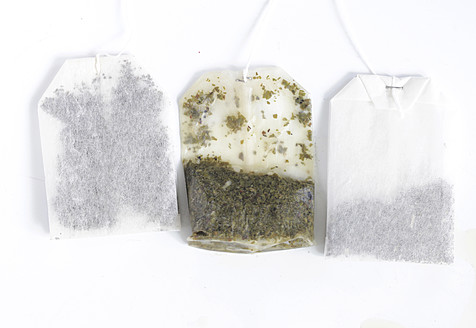 Various tea bags on white background, close up - HSTF000023