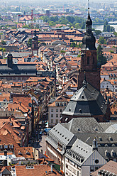 Germany, Baden Wuerttemberg, Heidelberg, View of old town and Heiliggeistkirche - CSF015734