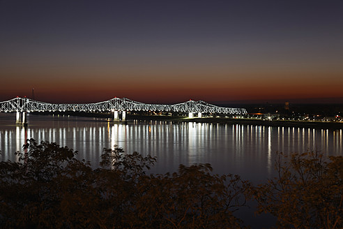 USA, Mississippi, Brücke über den Mississippi - ANBF000130