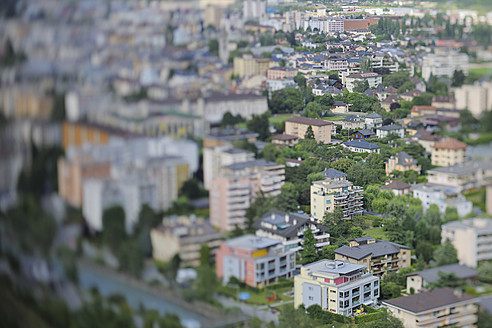 Schweiz, Wallis, Martigny, Blick auf die Stadt - RUEF000811