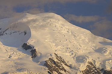 Frankreich, Blick auf den Mont Blanc bei Sonnenuntergang - RUEF000815