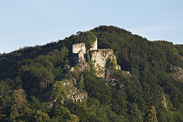 Deutschland, Bayern, Niederbayern, Blick auf die Burg Tachenstein - SIEF002284