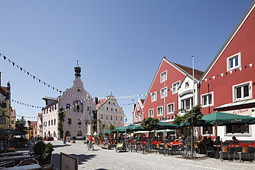 Germany, Bavaria, Lower Bavaria, Abensberg, View of Stadtplatz Square - SIEF002305