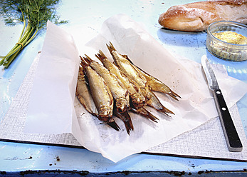 Greece, Fish with baguette and mayonnaise in paper - DIKF000027