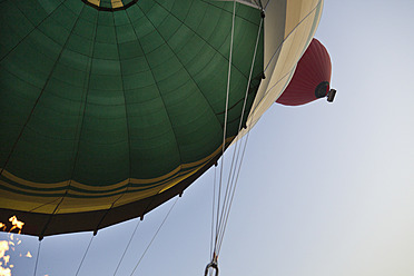 Egypt, Luxor, View of hot air balloon - MSF002638