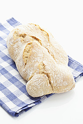 Ciabatta-Brot auf Serviette - MAEF004377