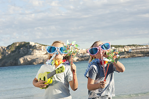 Spain, Mallorca, Children playing on beach - MFPF000099