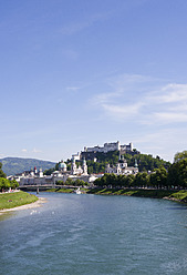 Österreich, Salzburg, Blick auf die Stadt - WWF002052