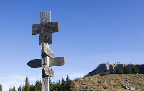 Österreich, Wegweiser am Schafberg, lizenzfreies Stockfoto