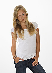 Teenage girl smiling, portrait - WWF002217