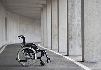 Austria, Empty wheelchair at Subway - WWF002031