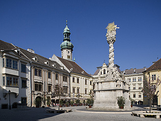 Ungarn, Sopron, Ansicht des Feuerturms mit Stadt - WWF002044