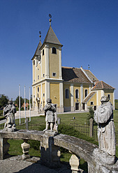 Ungarn, Fertoeszeplak, Ansicht der Kirche - WWF002047