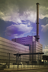 Deutschland, Geesthacht, Blick auf das Kernkraftwerk Krummel - THF001169