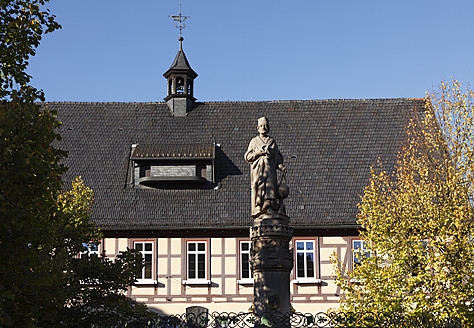 Deutschland, Bayern, Königsberg, Ansicht des Rathauses - SIE002350