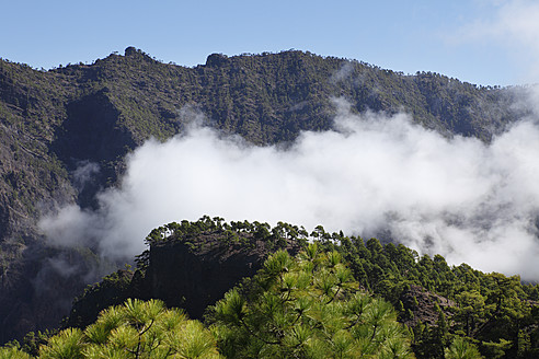 Spanien, Kanarische Inseln, La Palma, Blick auf den Nationalpark Caldera de Taburiente - SIEF002433