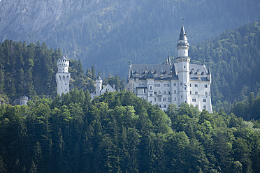 Deutschland, Bayern, Blick auf Schloss Neuschwanstein - DSF000226