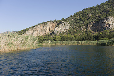 Türkei, Kaunos, Blick auf den Berg - DSF000346